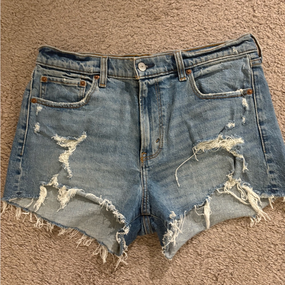 Abercrombie The Mom Short - NWOT